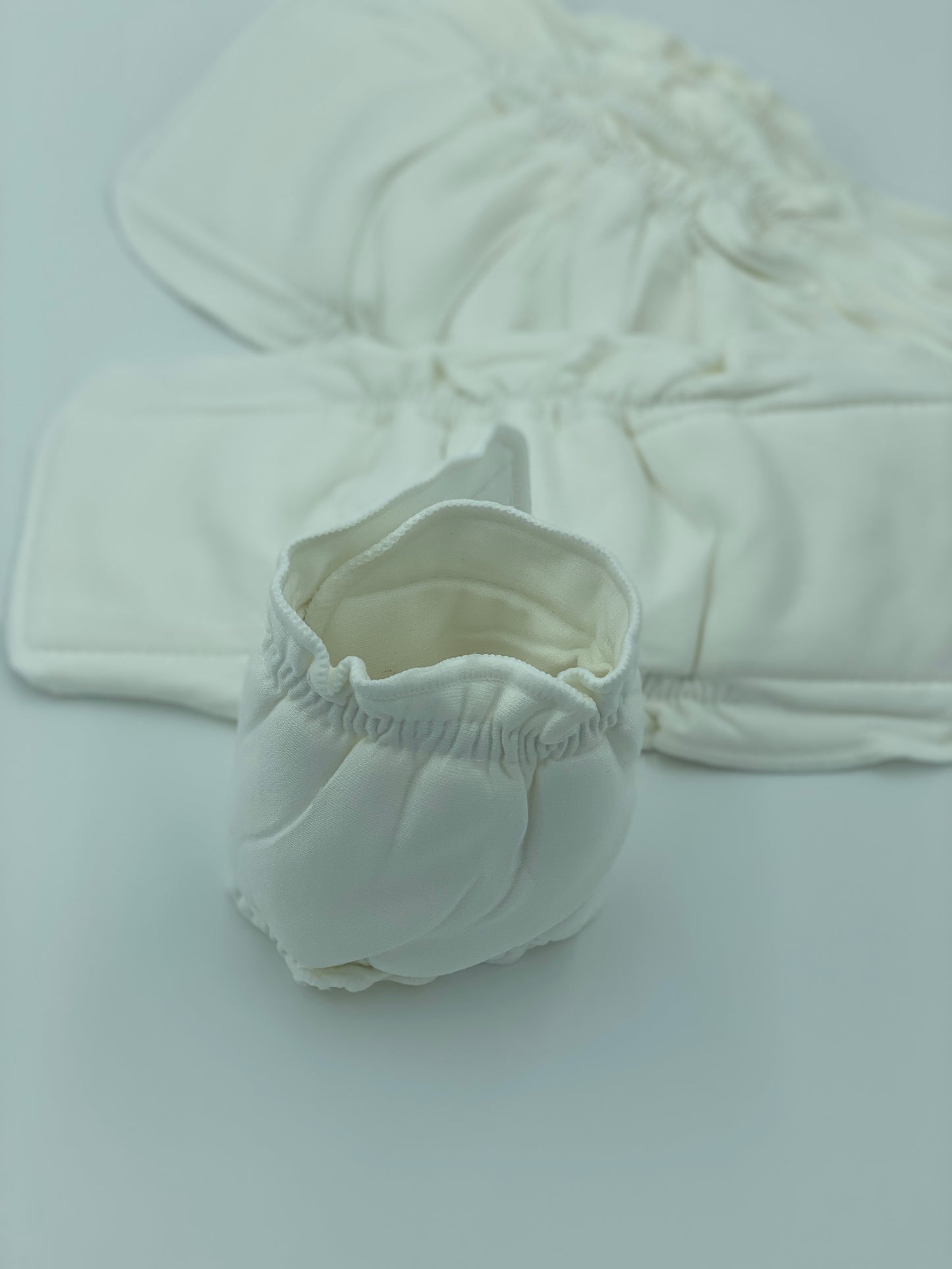 2 layers Bamboo coton and 3 layers microfiber, leg gusset